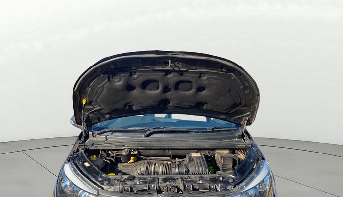 2024 Mahindra MARAZZO M2 8 STR, Diesel, Manual, 84,741 km, Open Bonet