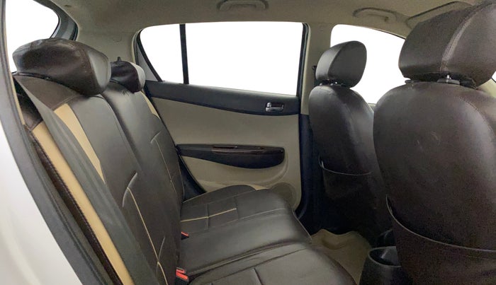 2014 Hyundai i20 SPORTZ 1.2, Petrol, Manual, 51,112 km, Right Side Rear Door Cabin