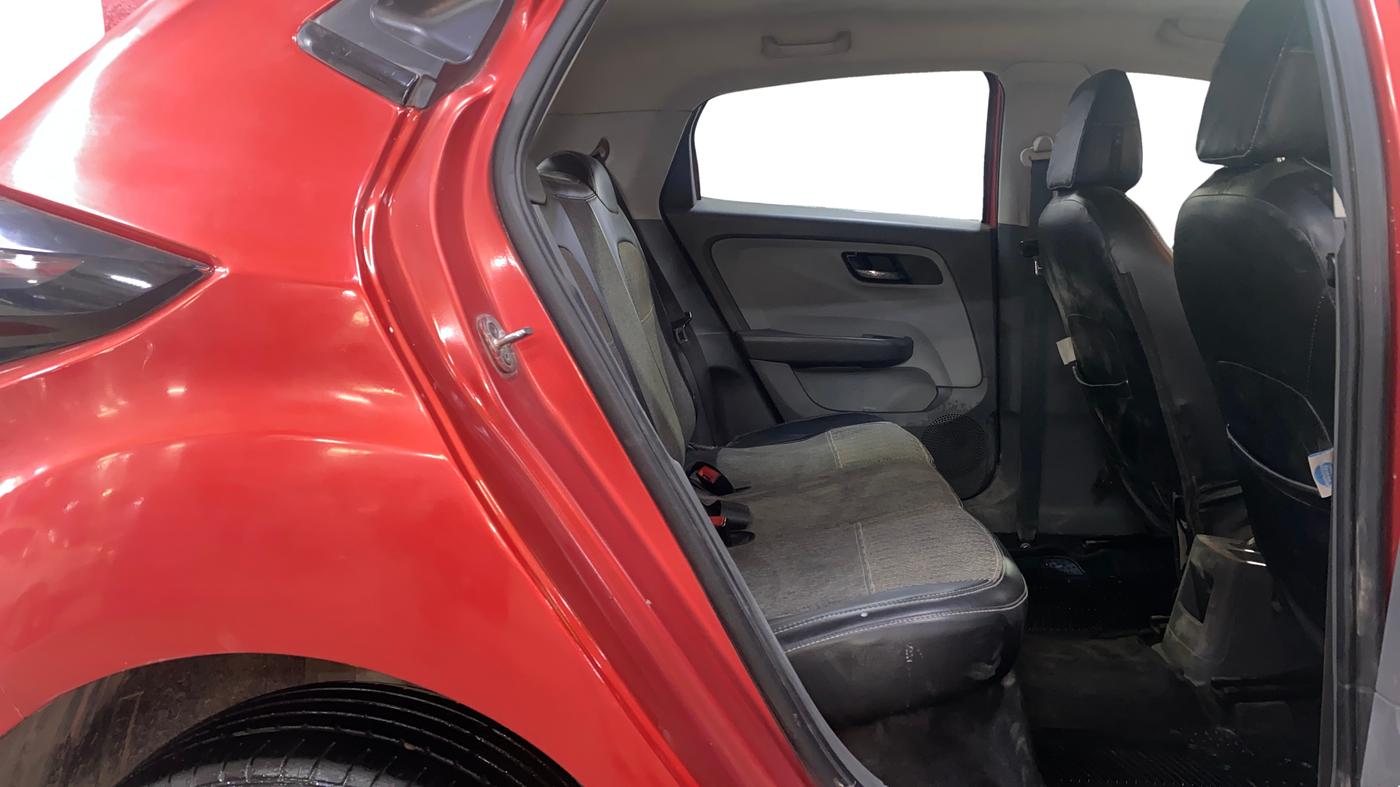 2020 Tata ALTROZ XT PETROL, Petrol, Manual, 68,396 km, Right Side Rear Door Cabin