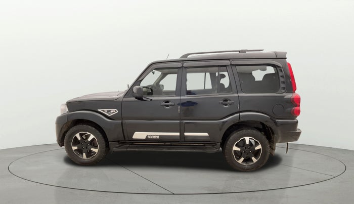 2023 Mahindra SCORPIO CLASSIC S11 7STR, Diesel, Manual, 43,948 km, Left Side
