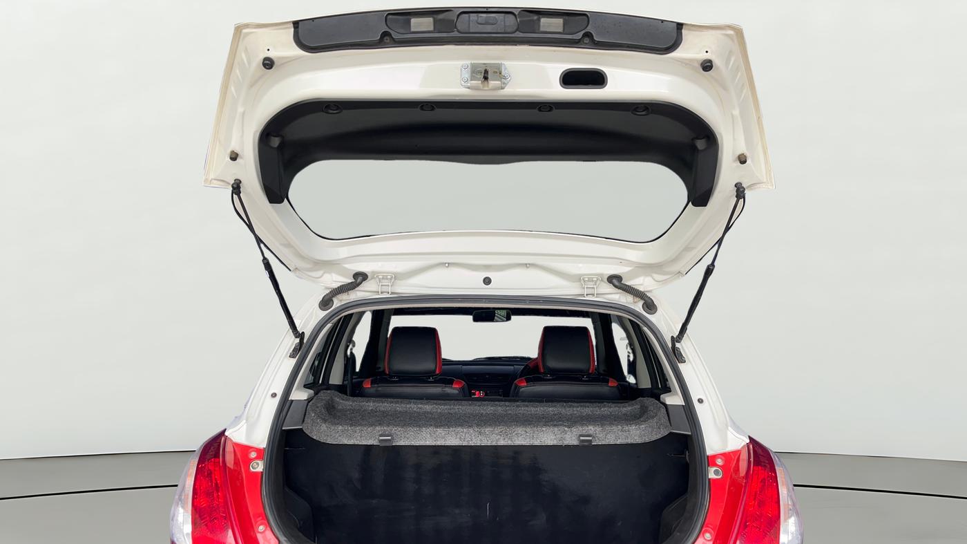 2012 Maruti Swift LDI, Diesel, Manual, 82,400 km, Boot Door Open