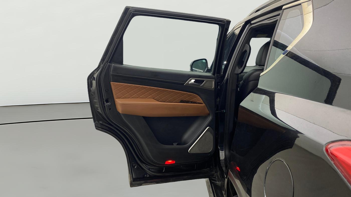 2019 Mahindra ALTURAS G4 4WD AT, Diesel, Automatic, 77,665 km, LHS Rear Door
