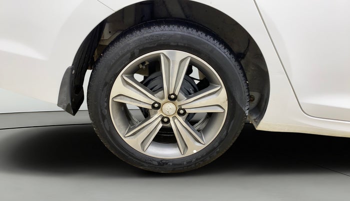 2019 Hyundai Verna 1.6 VTVT SX, Petrol, Manual, 49,112 km, Right Rear Wheel