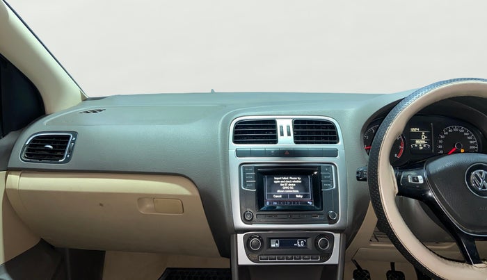 2016 Volkswagen Vento HIGHLINE 1.6 MPI, Petrol, Manual, 88,515 km, Air Conditioner