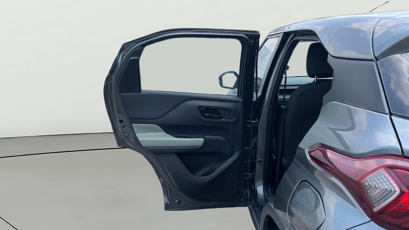 2022 Tata PUNCH ADVENTURE MT, Petrol, Manual, 17,385 km, LHS Rear Door