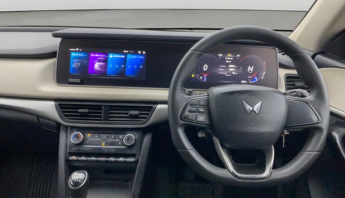 2022 Mahindra XUV700 AX 5 P MT 5 STR, Petrol, Manual, 41,551 km, Steering Wheel Close Up