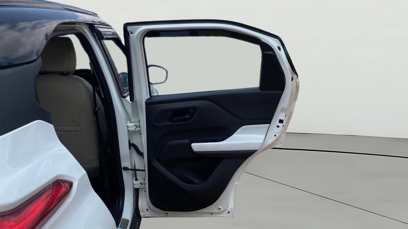 2021 Tata PUNCH ACCOMPLISHED AMT, Petrol, Automatic, 30,122 km, RHS Rear Door