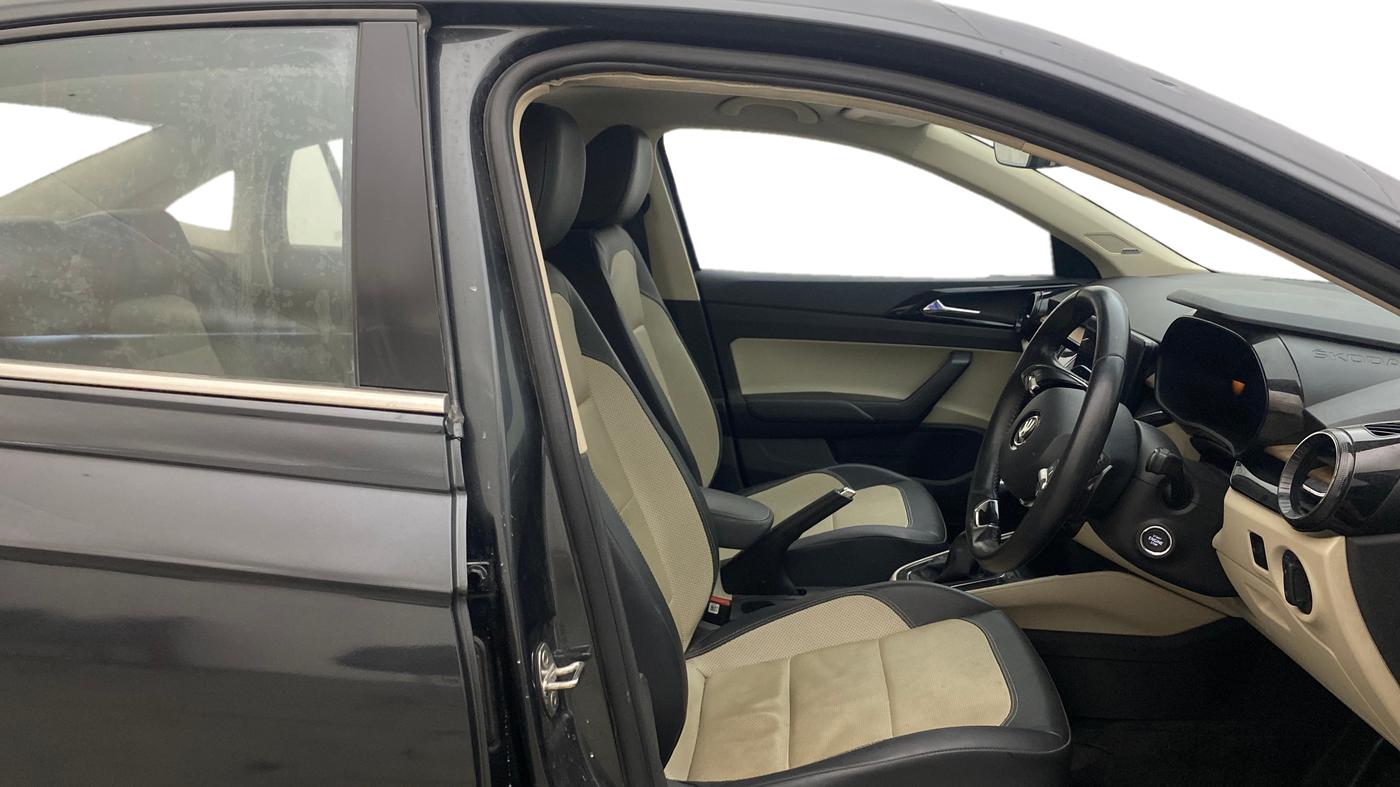 2022 Skoda SLAVIA STYLE 1.0L TSI AT, Petrol, Automatic, 88,338 km, Right Side Front Door Cabin