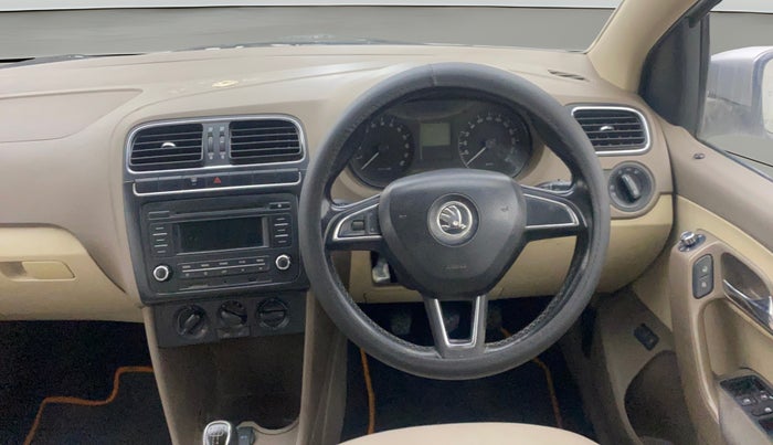 2014 Skoda Rapid AMBITION 1.6 TDI CR MT PLUS, Diesel, Manual, 1,15,272 km, Steering Wheel Close Up