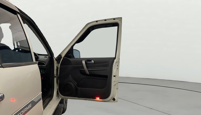 2019 Tata Safari Storme 2.2 EX 4X2, Diesel, Manual, 1,39,127 km, RHS Front Door