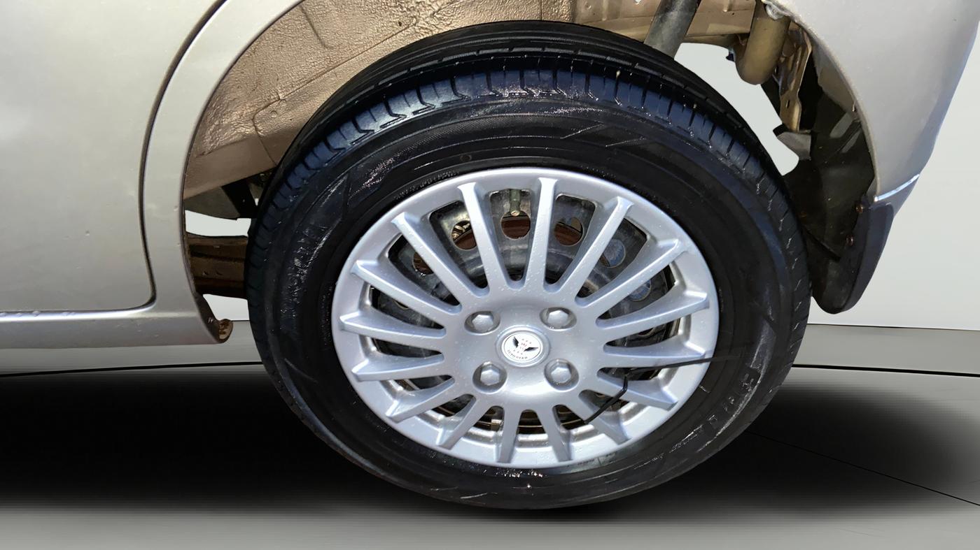 2014 Maruti Wagon R 1.0 VXI, Petrol, Manual, 97,625 km, Left Rear Wheel