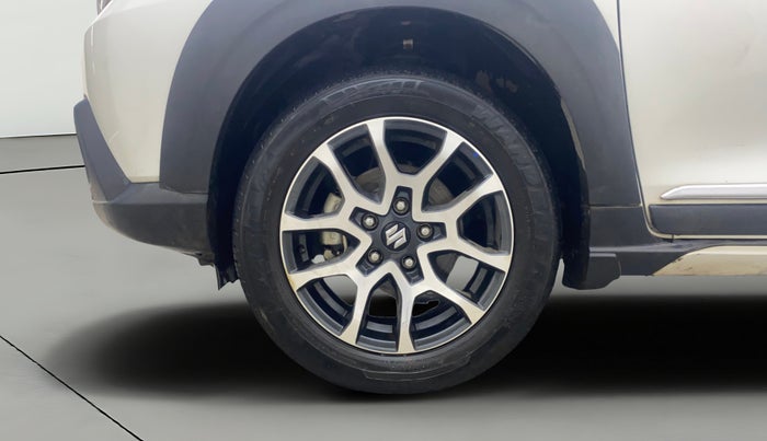 2023 Maruti XL6 ALPHA MT, Petrol, Manual, 23,892 km, Left Front Wheel