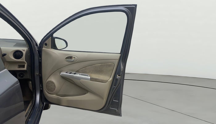 2014 Toyota Etios G, Petrol, Manual, 75,687 km, RHS Front Door