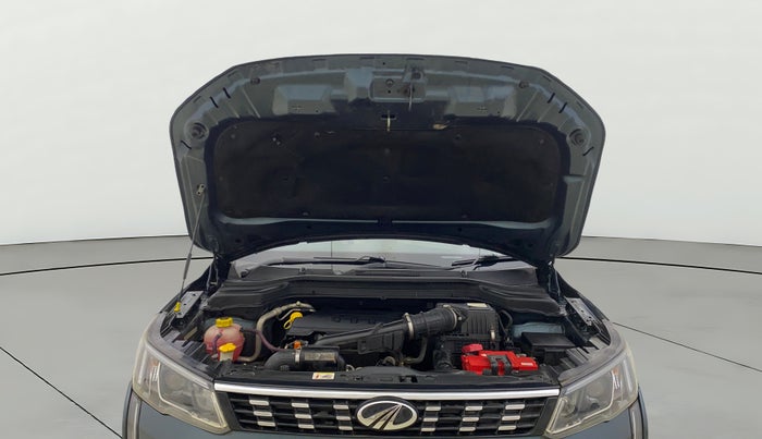 2021 Mahindra XUV300 W8 (O) 1.2 PETROL AMT, Petrol, Automatic, 78,608 km, Open Bonet