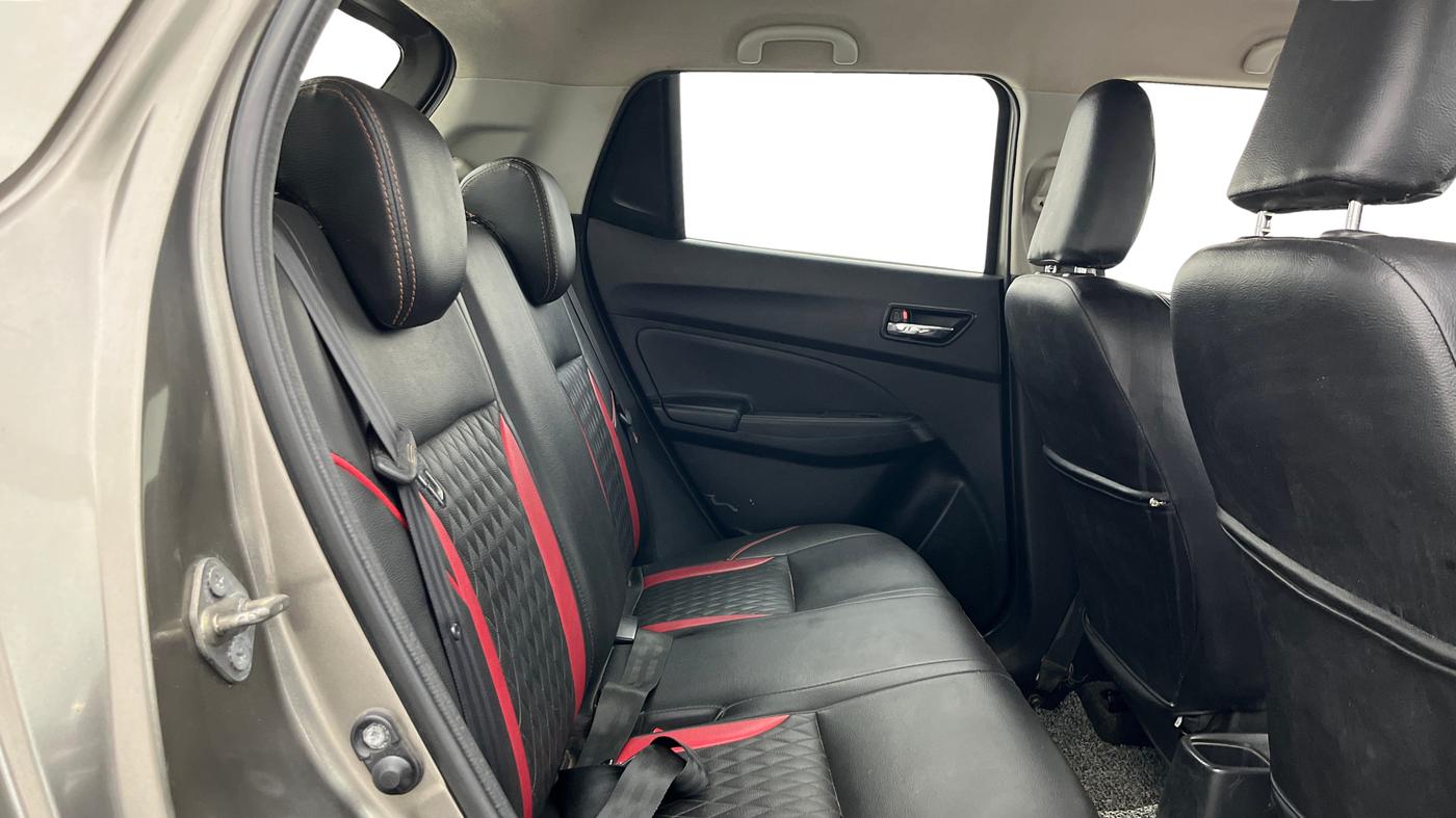 2018 Maruti Swift ZDI AMT, Diesel, Automatic, 1,48,713 km, Right Side Rear Door Cabin