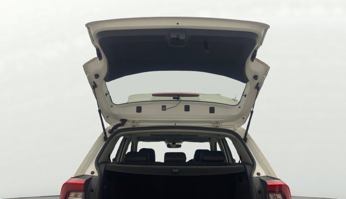 2022 Skoda KUSHAQ STYLE 1.0L TSI MT, Petrol, Manual, 33,412 km, Boot Door Open