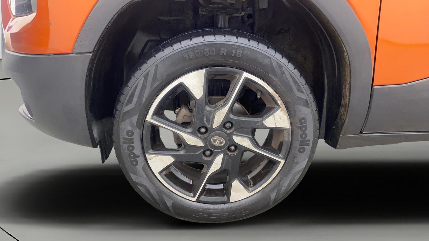 2023 Tata PUNCH CREATIVE  MT, Petrol, Manual, 27,766 km, Left Front Wheel