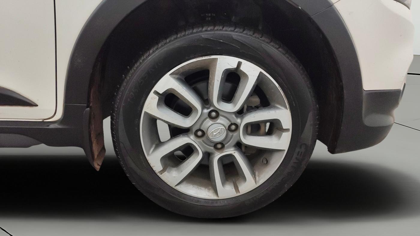 2017 Hyundai i20 Active 1.2 SX, Petrol, Manual, 59,486 km, Right Front Wheel