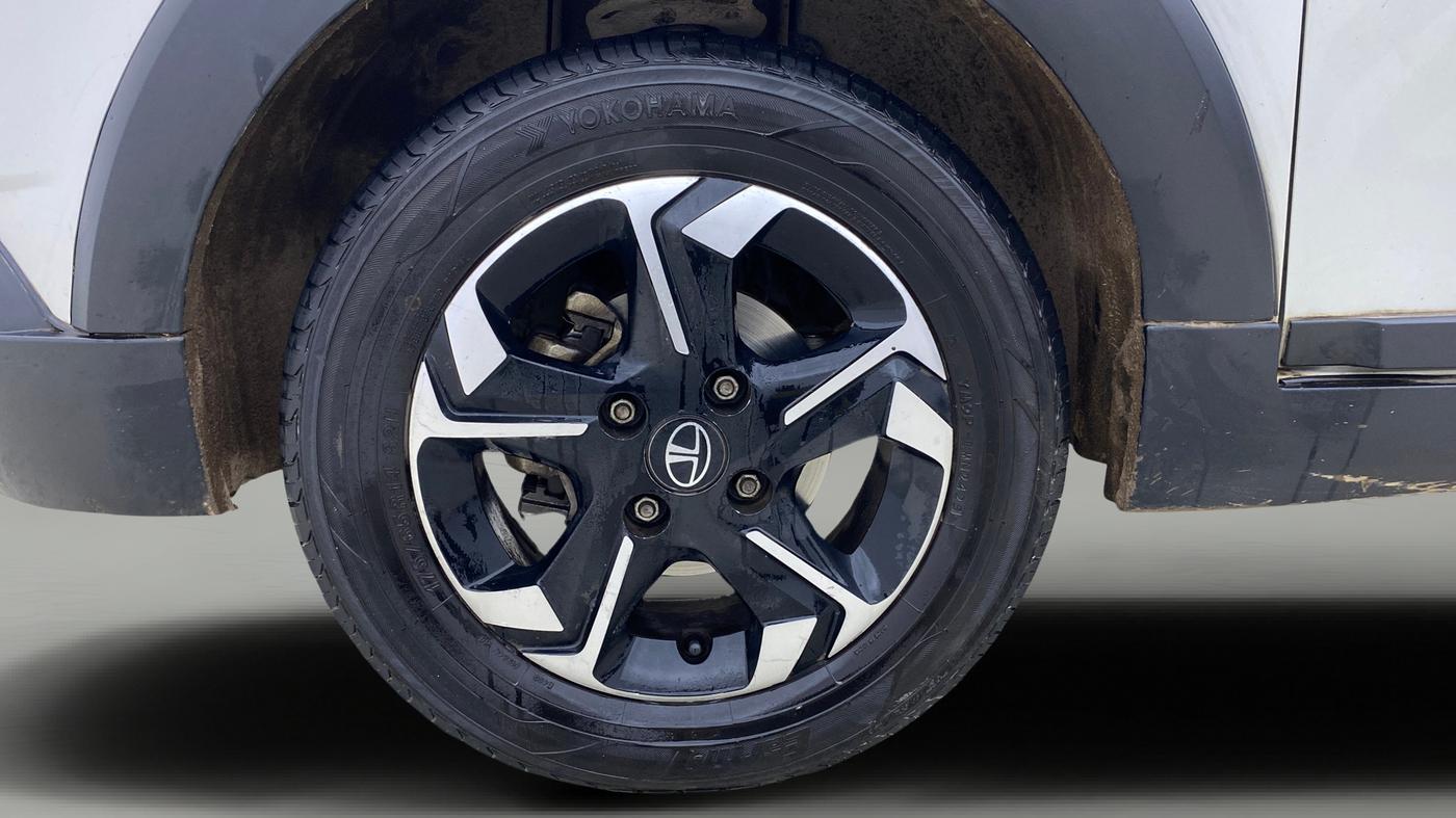 2018 Tata TIAGO NRG PETROL, Petrol, Manual, 86,702 km, Left Front Wheel