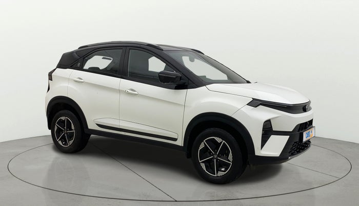 2023 Tata NEXON FEARLESS SUNROOF AMT DUAL TONE 1.5 DIESEL, Diesel, Automatic, 43,327 km, Right Front Diagonal