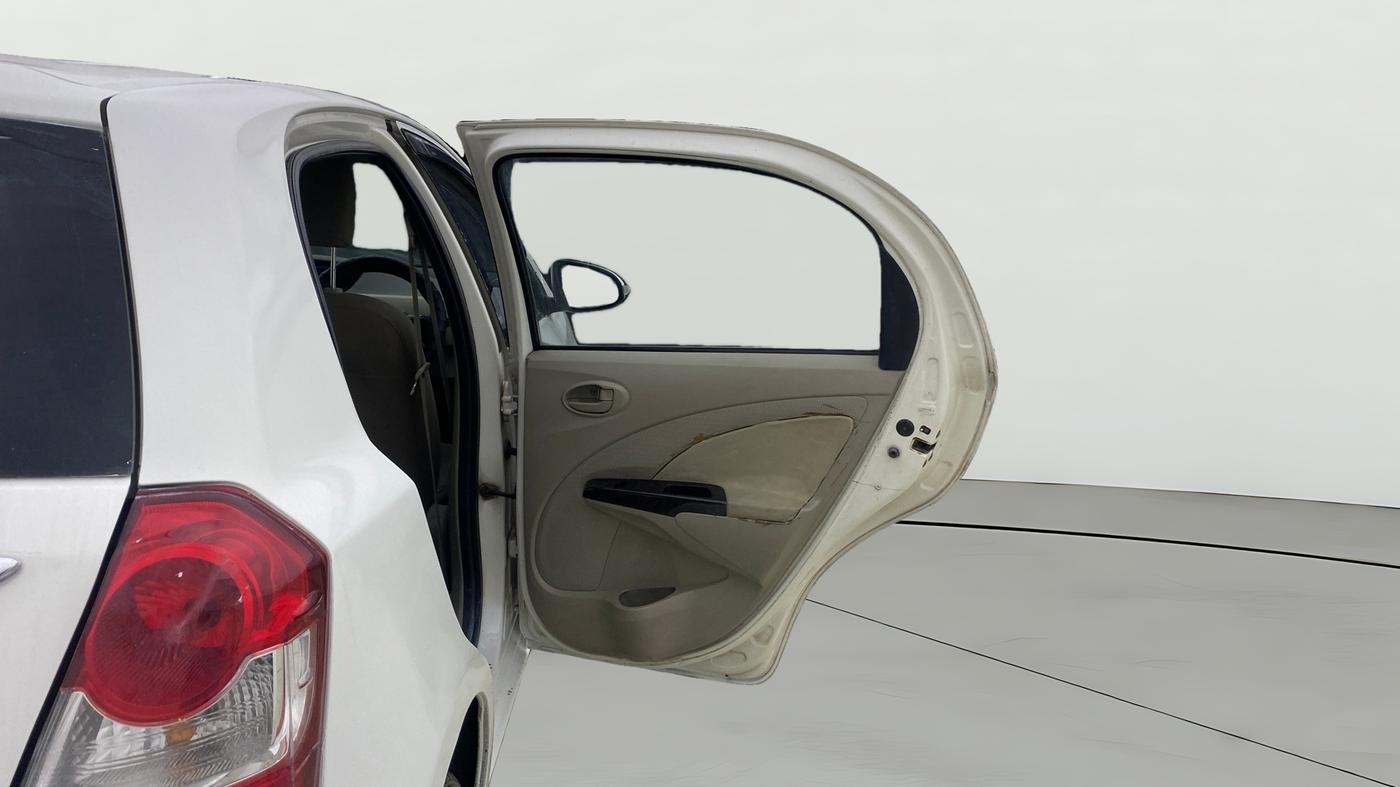 2015 Toyota Etios VX, Petrol, Manual, 1,02,473 km, RHS Rear Door