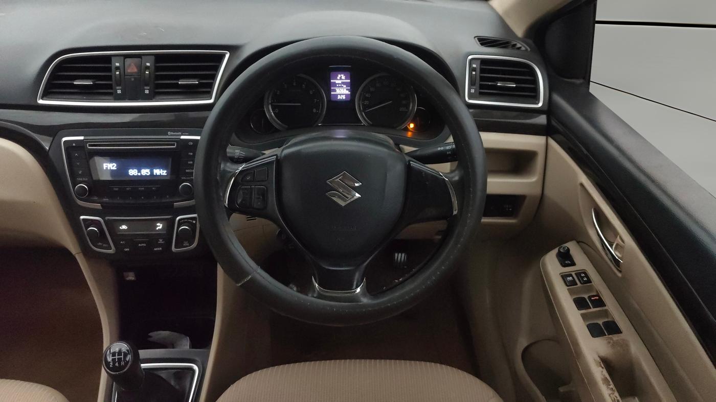 2015 Maruti Ciaz ZXI, Petrol, Manual, 76,102 km, Steering Wheel Close Up