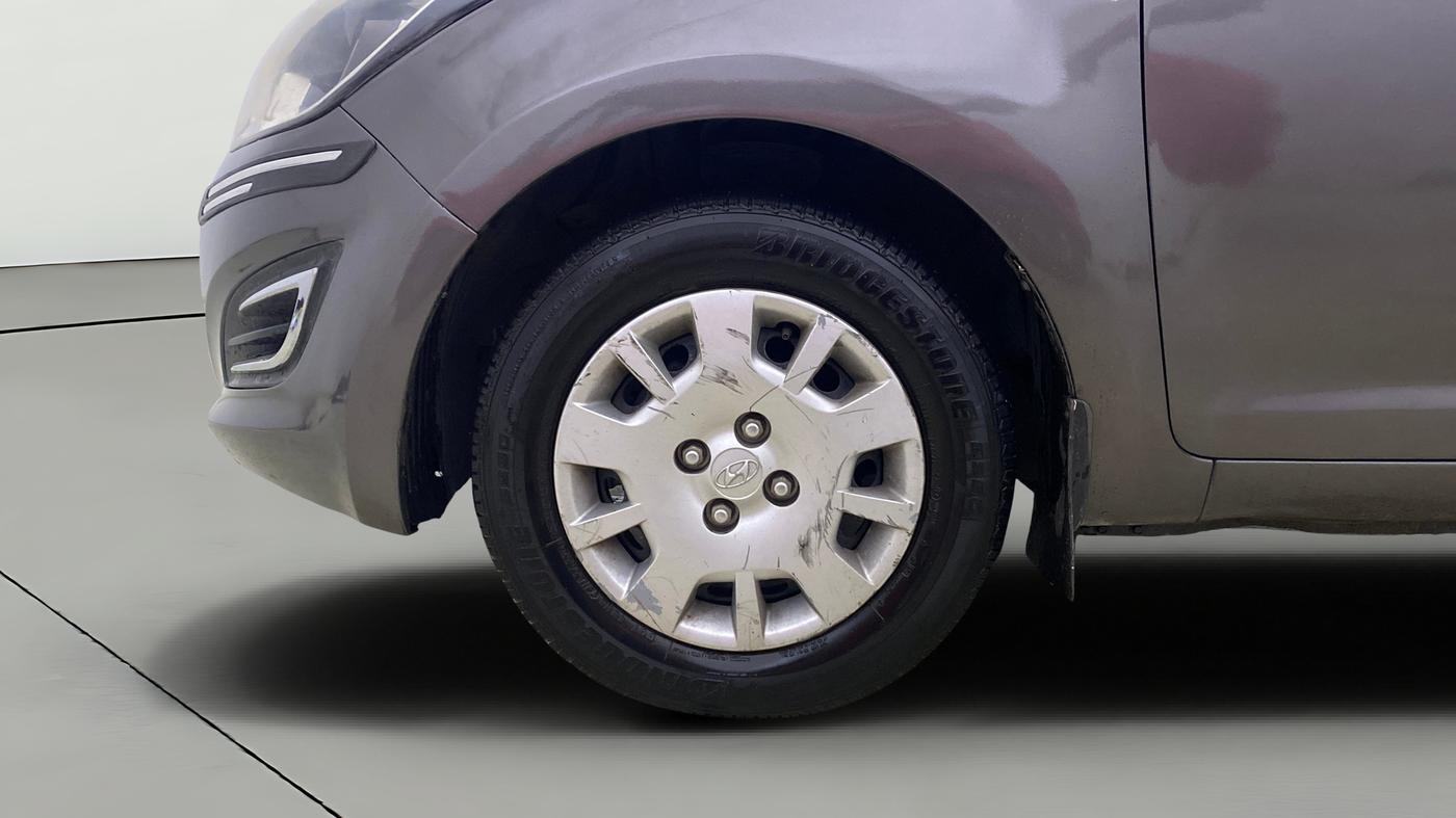 2013 Hyundai i20 MAGNA (O) 1.2, Petrol, Manual, 63,913 km, Left Front Wheel