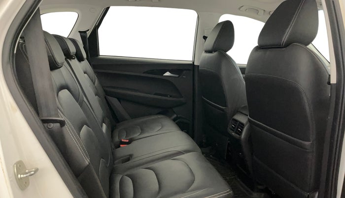 2020 MG HECTOR SHARP 1.5 DCT PETROL, Petrol, Automatic, 40,993 km, Right Side Rear Door Cabin