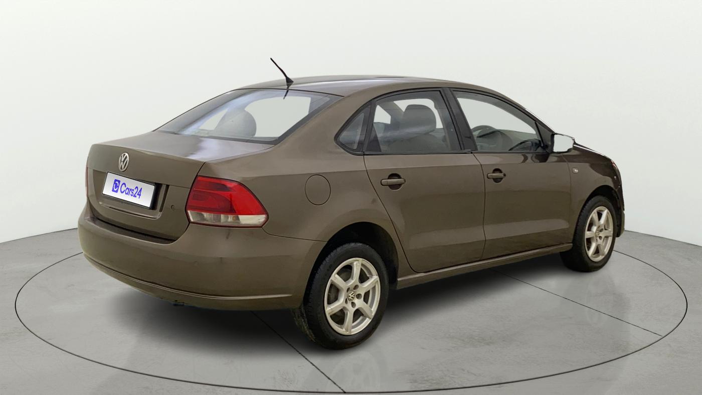 2015 Volkswagen Vento COMFORTLINE 1.6, Petrol, Manual, 1,08,866 km, Right Back Diagonal