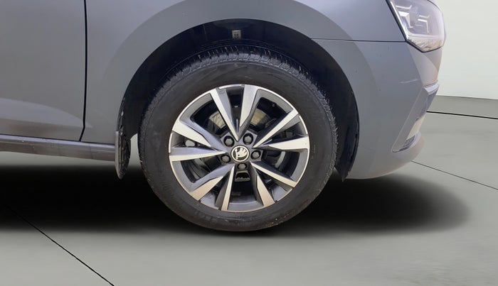 2023 Skoda SLAVIA STYLE 1.0L TSI MT, Petrol, Manual, 33,549 km, Right Front Wheel