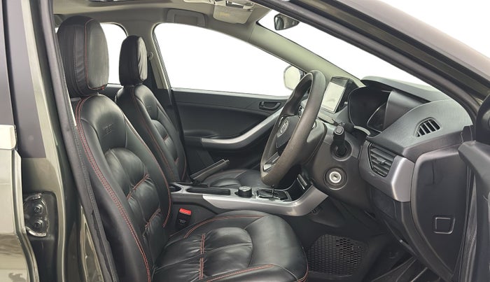 2022 Tata NEXON XMA SUNROOF PETROL, Petrol, Automatic, 50,596 km, Right Side Front Door Cabin