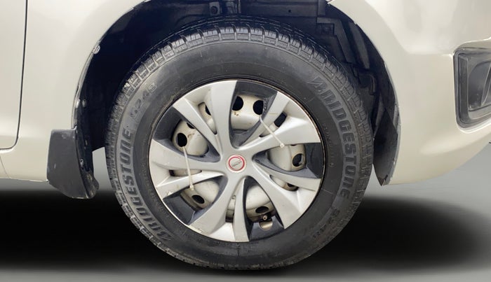 2015 Maruti Swift LXI (O), Petrol, Manual, 87,471 km, Right Front Wheel