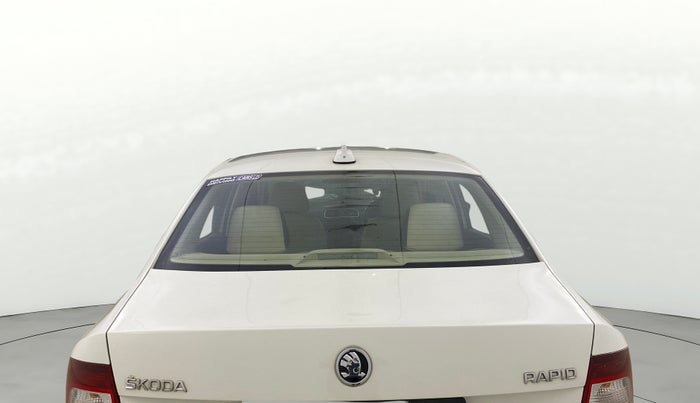 2017 Skoda Rapid AMBITION 1.6 MPI AT, Petrol, Automatic, 61,048 km, Rear Windshield