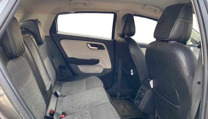 2022 Tata ALTROZ XZ PETROL, Petrol, Manual, 24,698 km, Right Side Rear Door Cabin