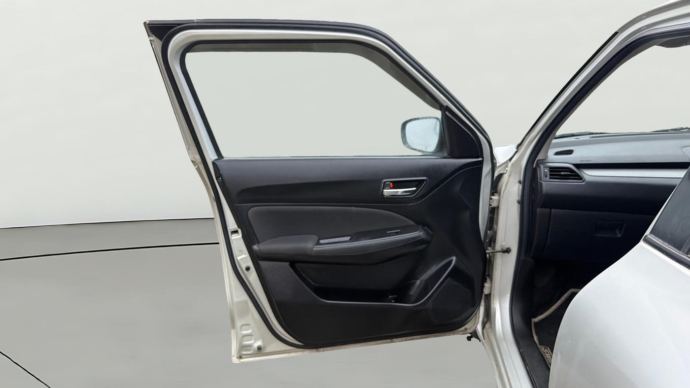 2018 Maruti Swift VXI, Petrol, Manual, 15,729 km, LHS Front Door