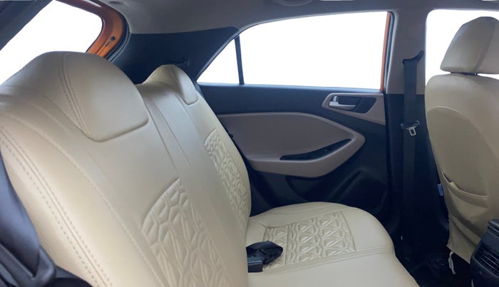 2019 Hyundai Elite i20 SPORTZ PLUS 1.2, Petrol, Manual, 38,273 km, Right Side Rear Door Cabin