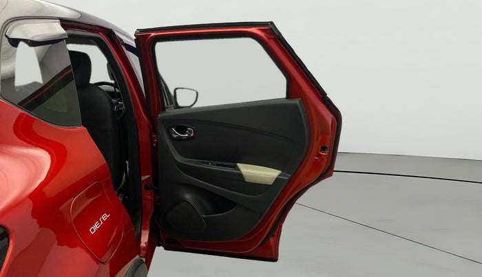 2018 Renault Captur PLATINE DIESEL DUAL TONE, Diesel, Manual, 1,03,432 km, RHS Rear Door