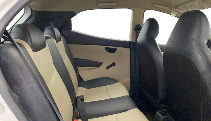 2016 Hyundai Eon ERA +, Petrol, Manual, 61,839 km, Right Side Rear Door Cabin