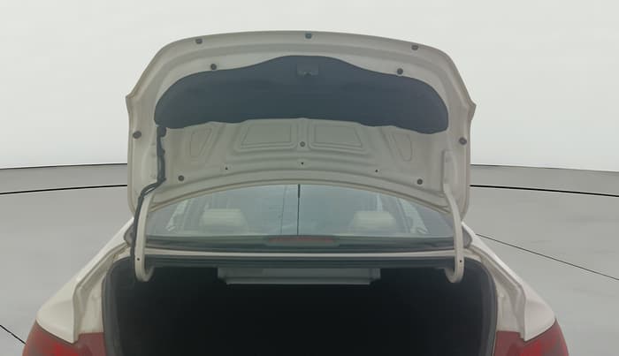 2014 Hyundai Verna FLUIDIC 1.6 VTVT SX AT, Petrol, Automatic, 1,04,225 km, Boot Door Open