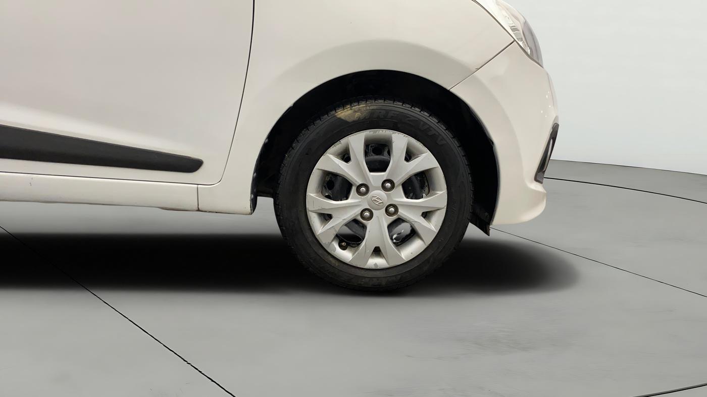 2015 Hyundai Grand i10 SPORTZ 1.2 KAPPA VTVT, Petrol, Manual, 95,057 km, Right Front Wheel