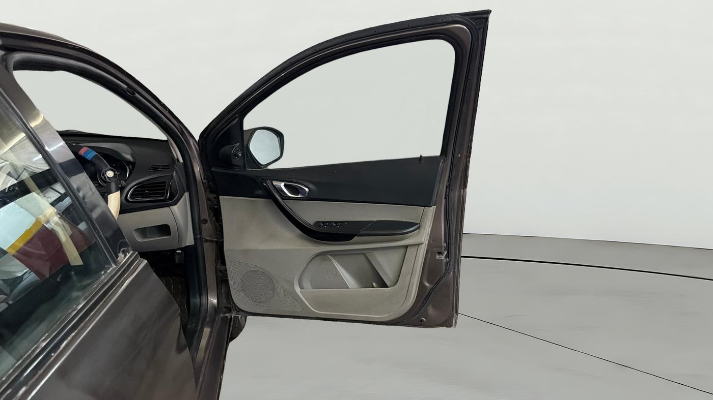 2018 Tata Tiago XZ PETROL, Petrol, Manual, 90,927 km, RHS Front Door