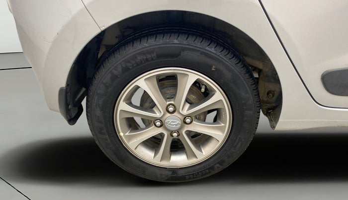 2016 Hyundai Grand i10 ASTA (O) 1.2 KAPPA VTVT, Petrol, Manual, 42,365 km, Right Rear Wheel