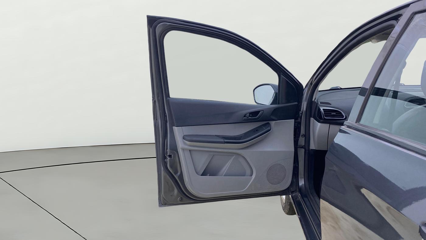 2022 Tata Tiago XT CNG, CNG, Manual, 90,707 km, LHS Front Door