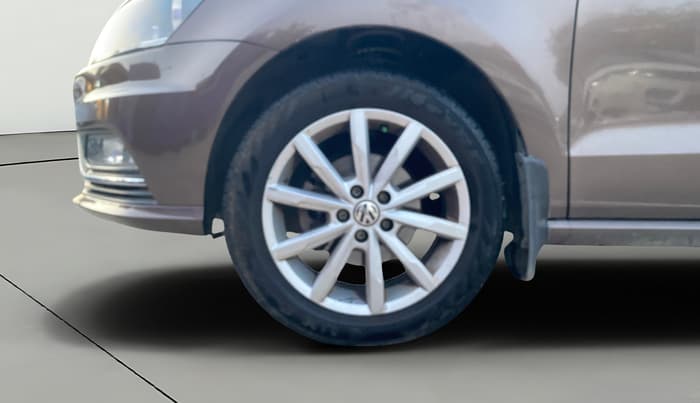 2017 Volkswagen Ameo HIGHLINE1.2L PLUS 16 ALLOY, Petrol, Manual, 87,495 km, Left Front Wheel