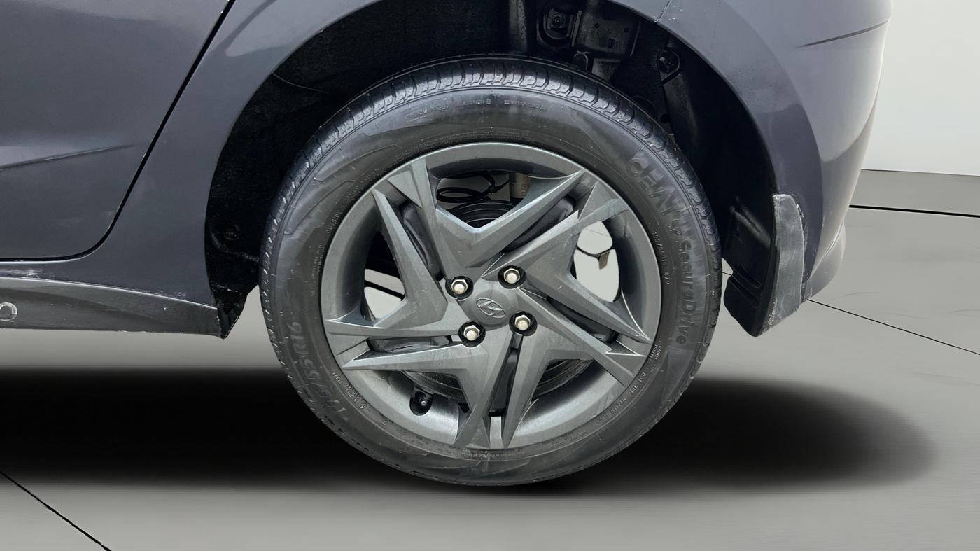 2021 Hyundai NEW I20 SPORTZ 1.2 AT, Petrol, Automatic, 21,065 km, Left Rear Wheel