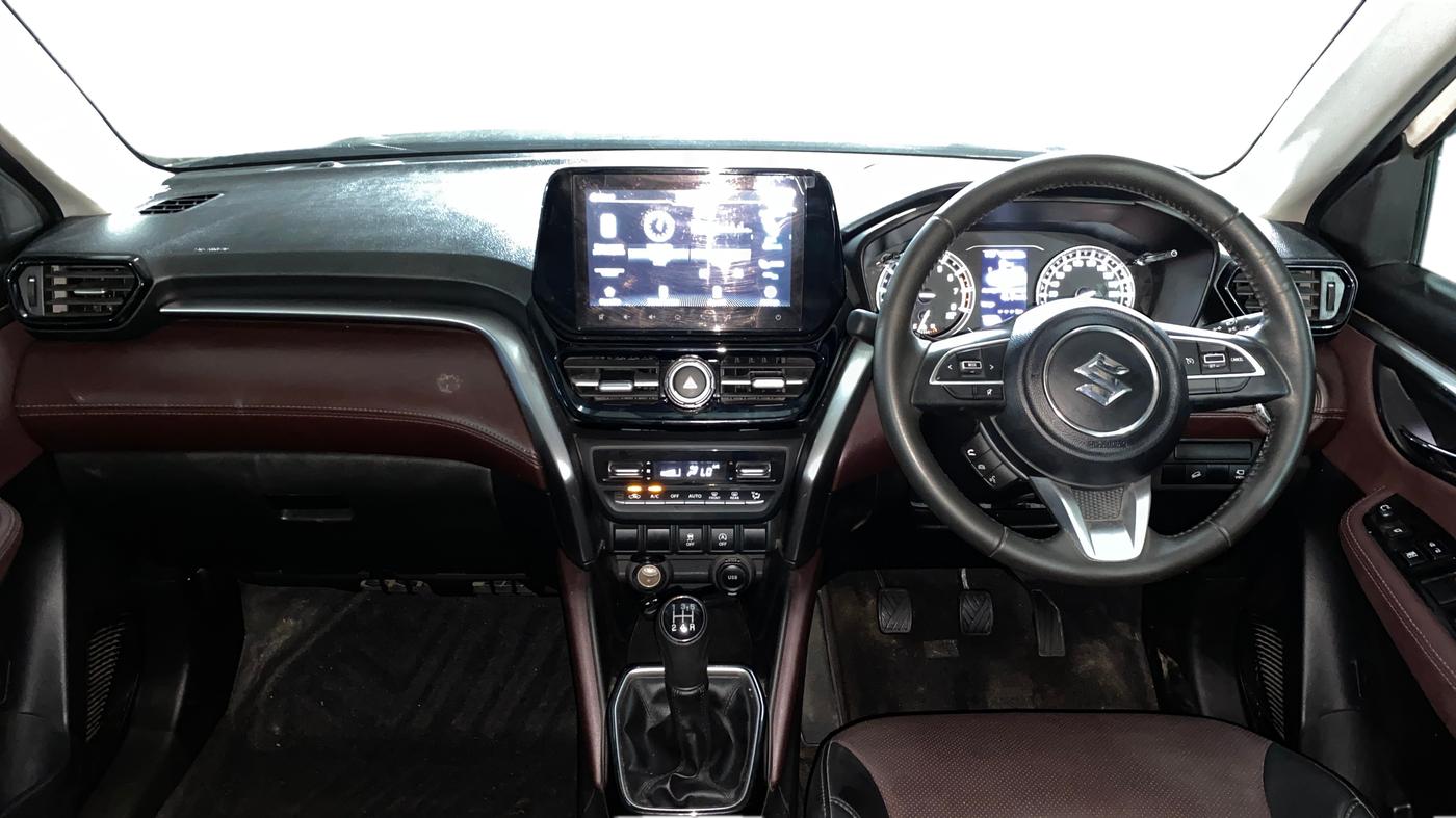 2025 Maruti Grand Vitara ALPHA SMART HYBRID ALLGRIP, Petrol, Manual, 21,377 km, Dashboard