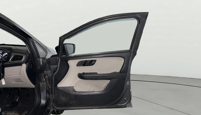 2022 Tata ALTROZ XM PLUS PETROL, Petrol, Manual, 58,299 km, RHS Front Door