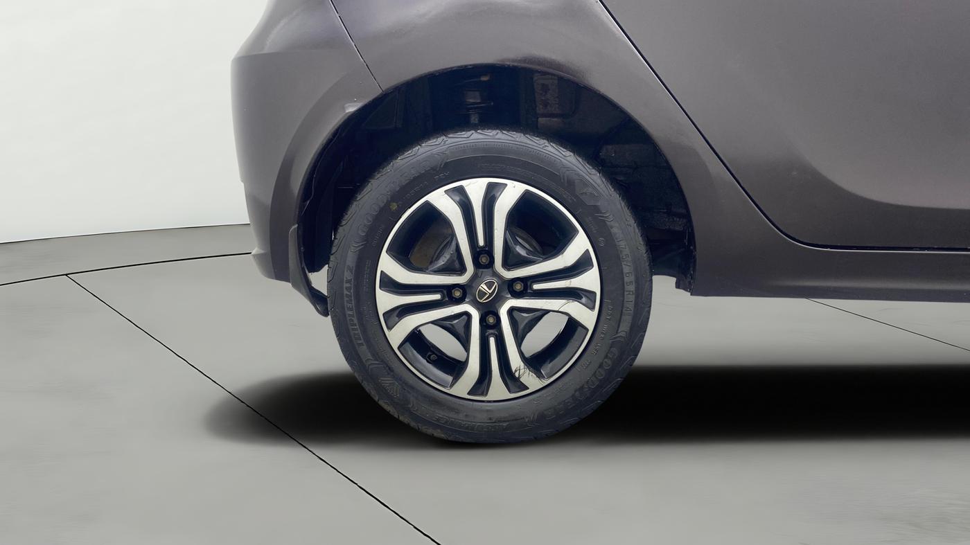 2022 Tata Tiago XZ PLUS CNG, CNG, Manual, 59,415 km, Right Rear Wheel