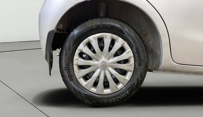 2015 Toyota Etios Liva G, Petrol, Manual, 76,851 km, Right Rear Wheel