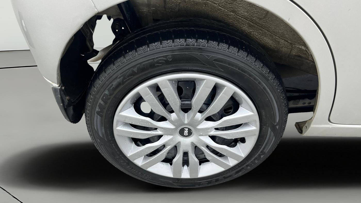 2017 Maruti Wagon R 1.0 VXI AMT, Petrol, Automatic, 26,796 km, Right Rear Wheel